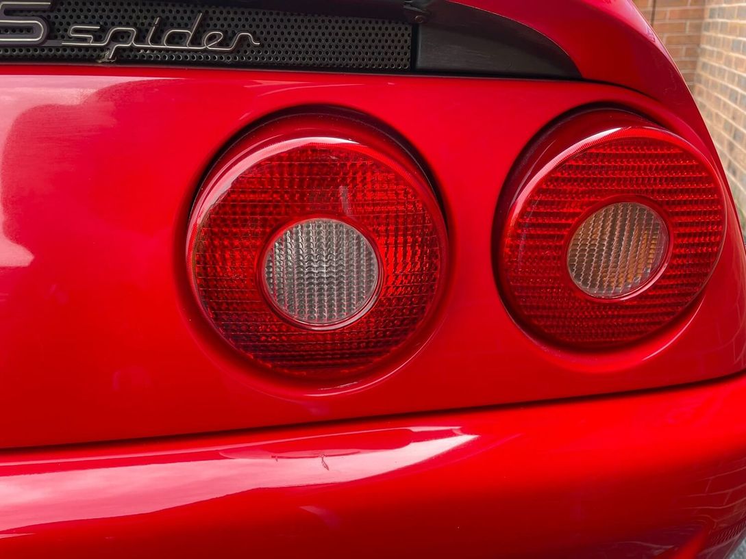 Ferrari 355 Spyder, Manual